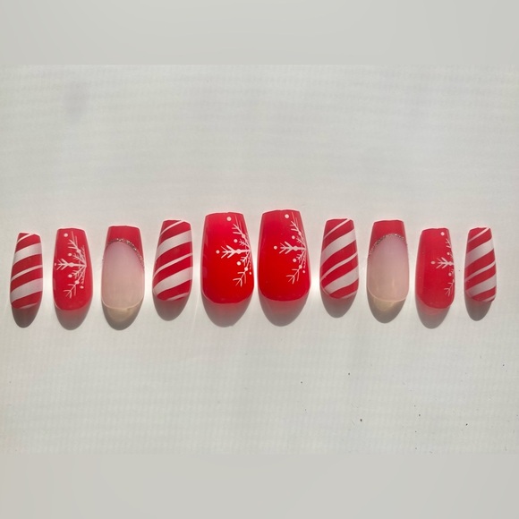 💅🏻Host Pick💅🏻 Winter / Holiday Press On Nails - Picture 2 of 2